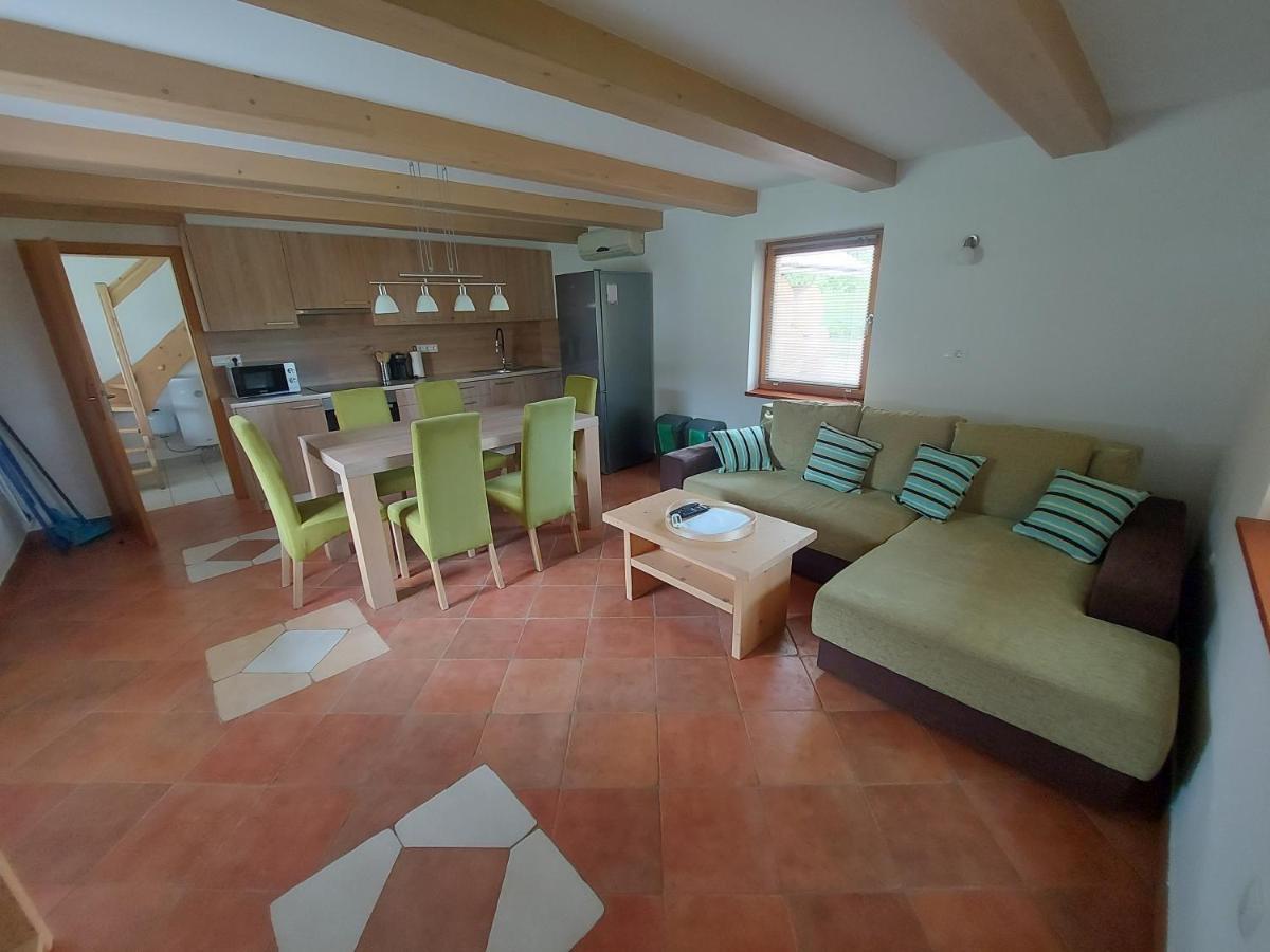 Apartma Markelj 라도블리차 외부 사진